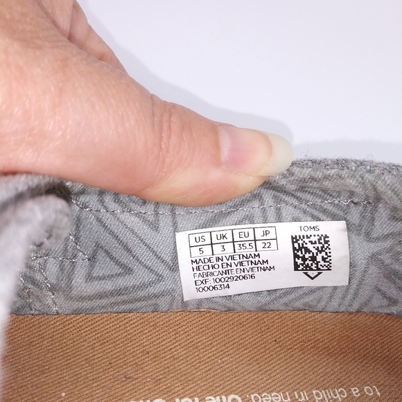 Toms - Picture 5 of 6